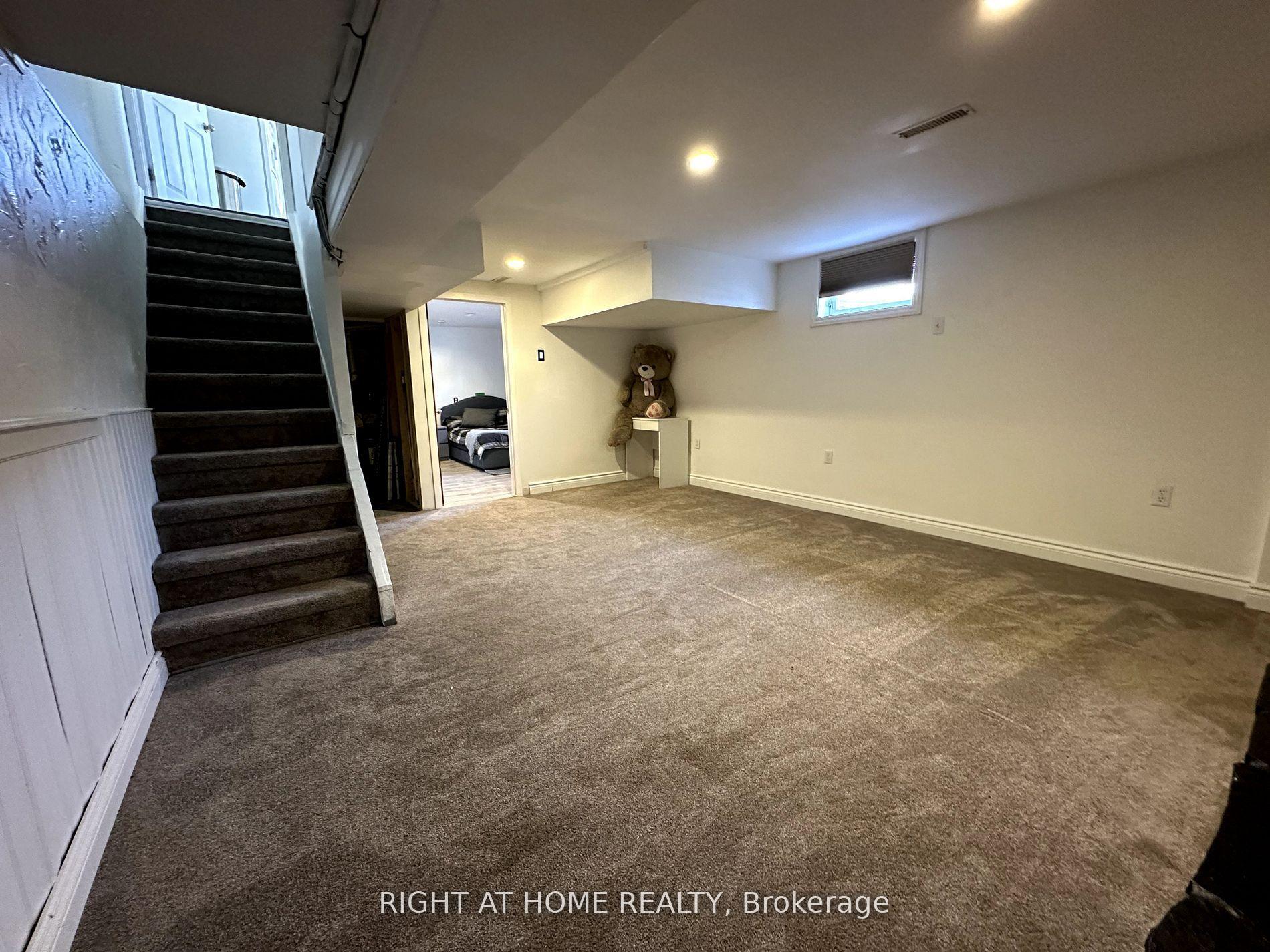 Photo 14 of 166 Barkley Crescent, Oshawa, Vanier — HOMEH