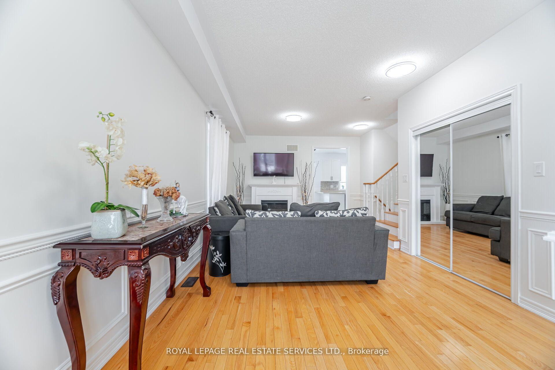 Photo 3 of 137 Holmes Crescent, Milton, Scott — HOMEH