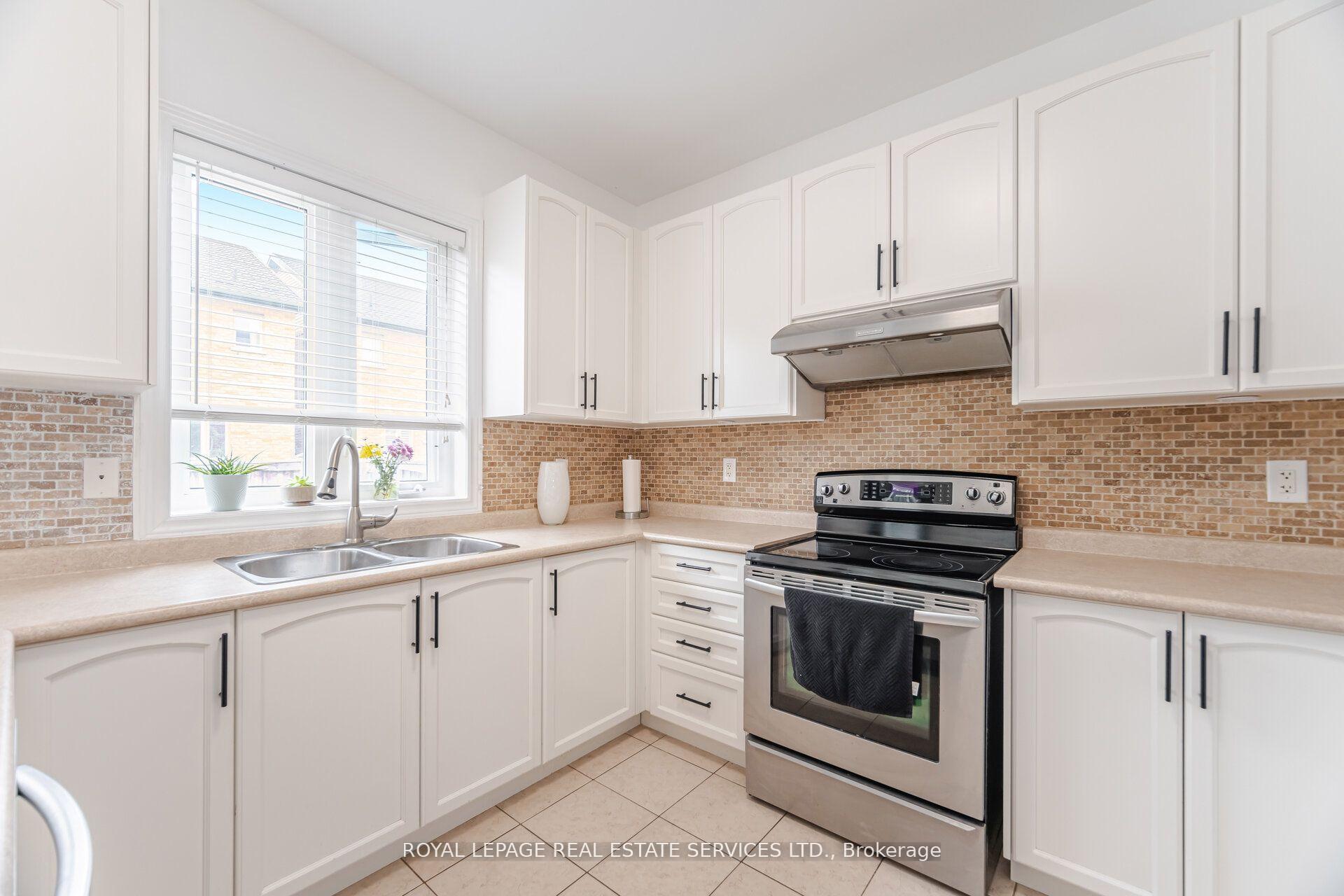 Photo 39 of 137 Holmes Crescent, Milton, Scott — HOMEH