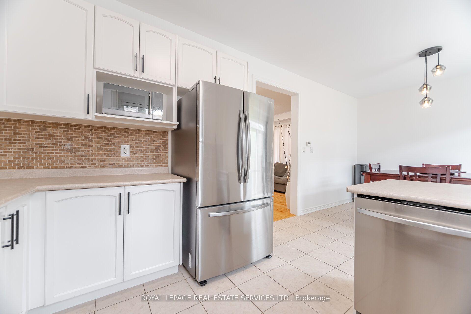 Photo 12 of 137 Holmes Crescent, Milton, Scott — HOMEH