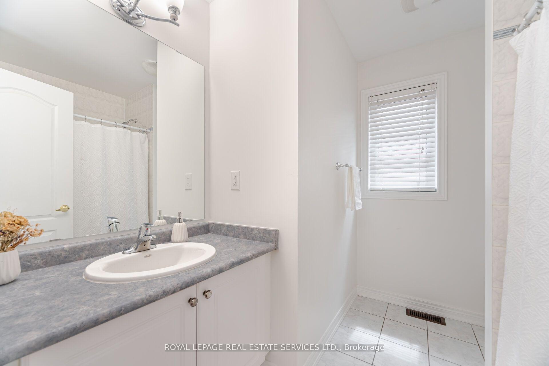 Photo 24 of 137 Holmes Crescent, Milton, Scott — HOMEH