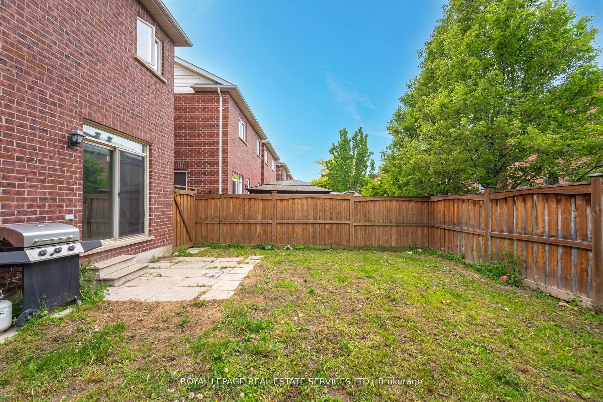 Photo 42 of 137 Holmes Crescent, Milton, Scott — HOMEH