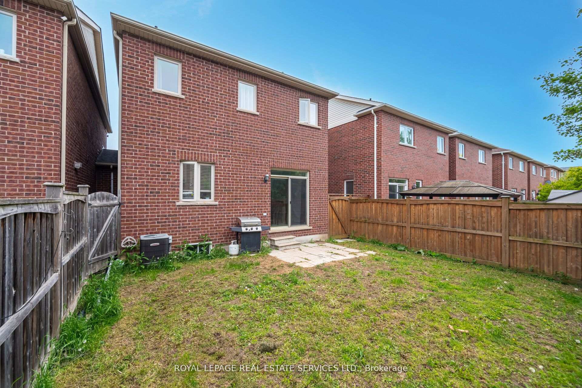 Photo 29 of 137 Holmes Crescent, Milton, Scott — HOMEH