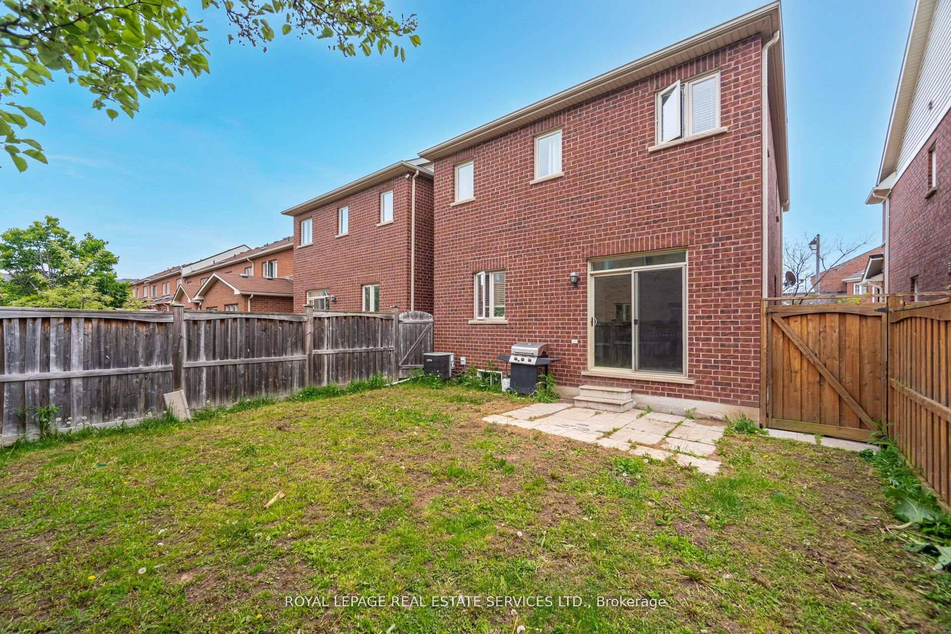 Photo 32 of 137 Holmes Crescent, Milton, Scott — HOMEH