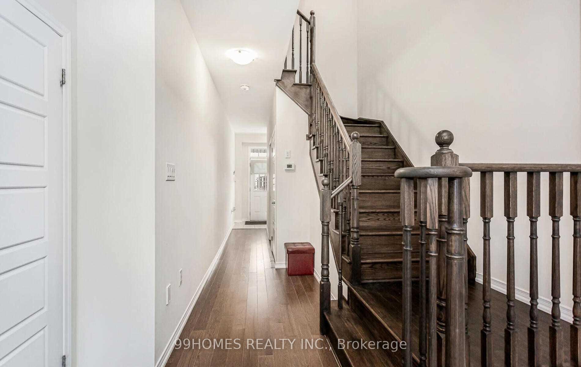 Photo 4 of 7845 Dockweed Drive, Niagara Falls, Brown — HOMEH