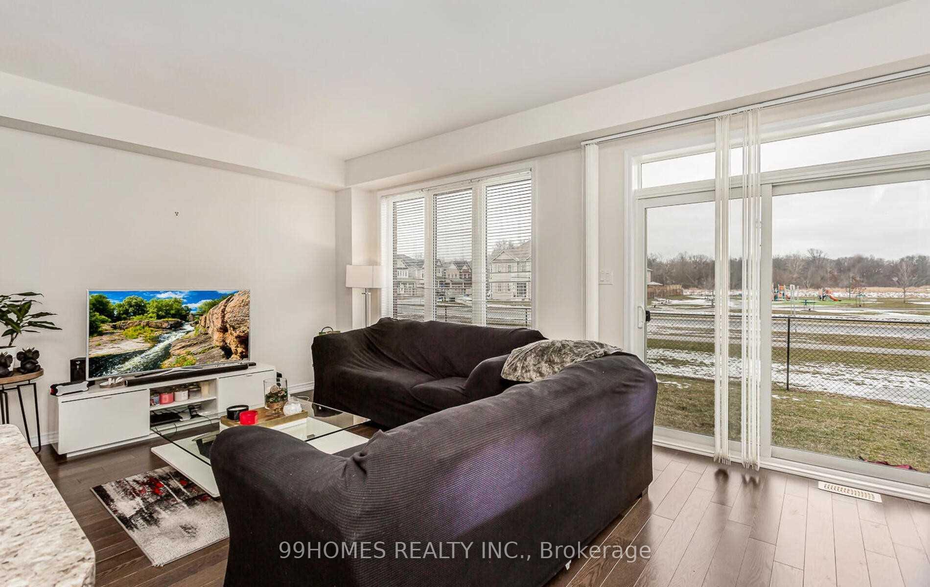 Photo 9 of 7845 Dockweed Drive, Niagara Falls, Brown — HOMEH