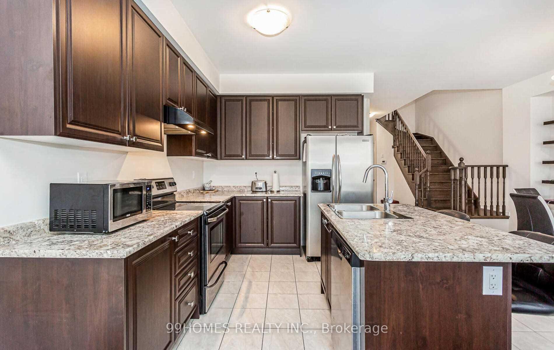 Photo 13 of 7845 Dockweed Drive, Niagara Falls, Brown — HOMEH