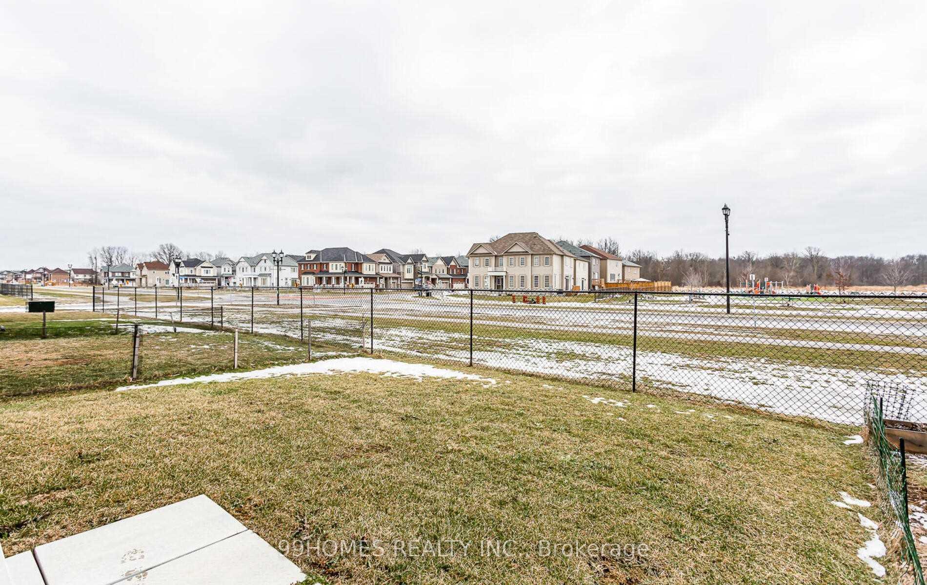 Photo 36 of 7845 Dockweed Drive, Niagara Falls, Brown — HOMEH