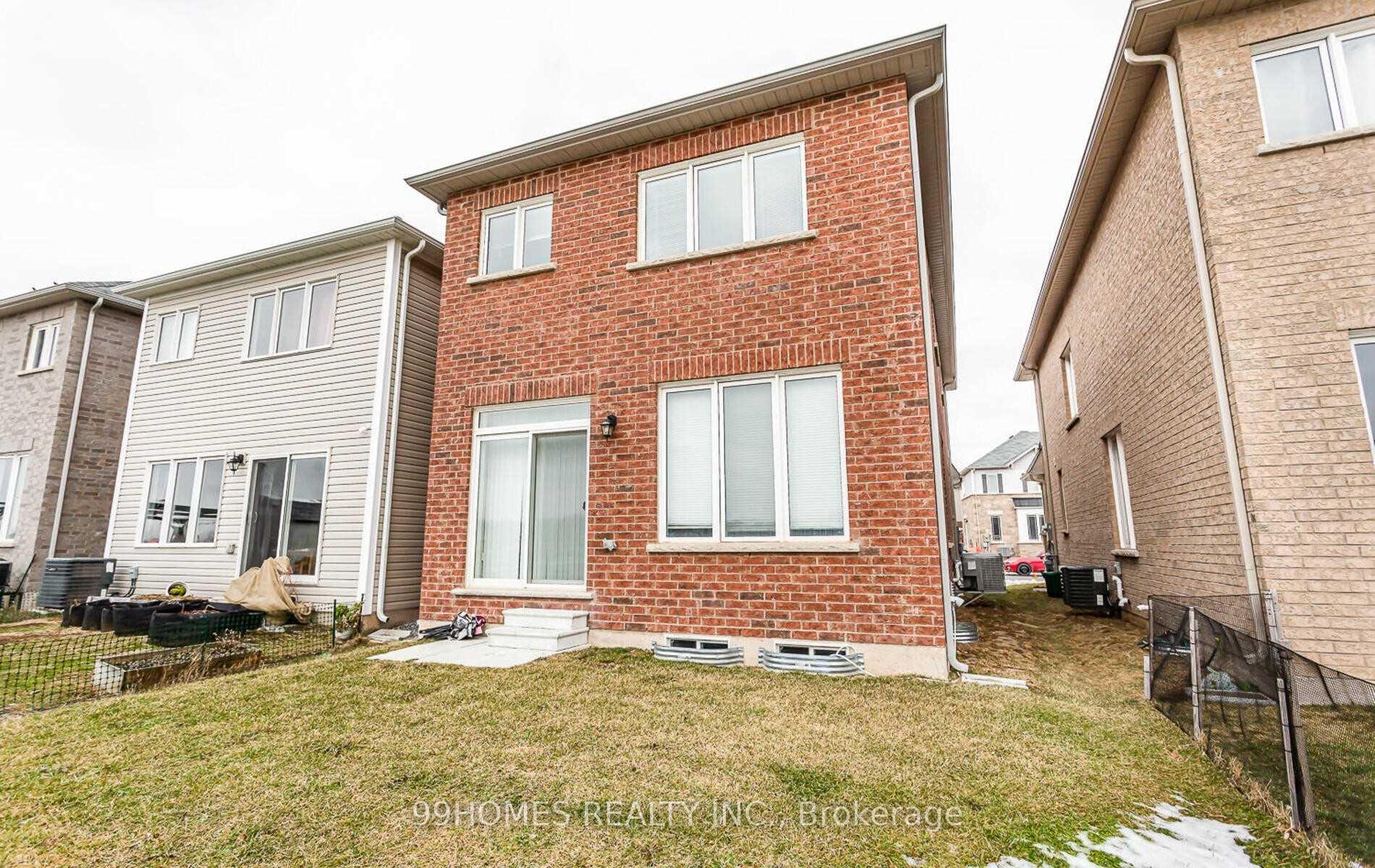 Photo 37 of 7845 Dockweed Drive, Niagara Falls, Brown — HOMEH