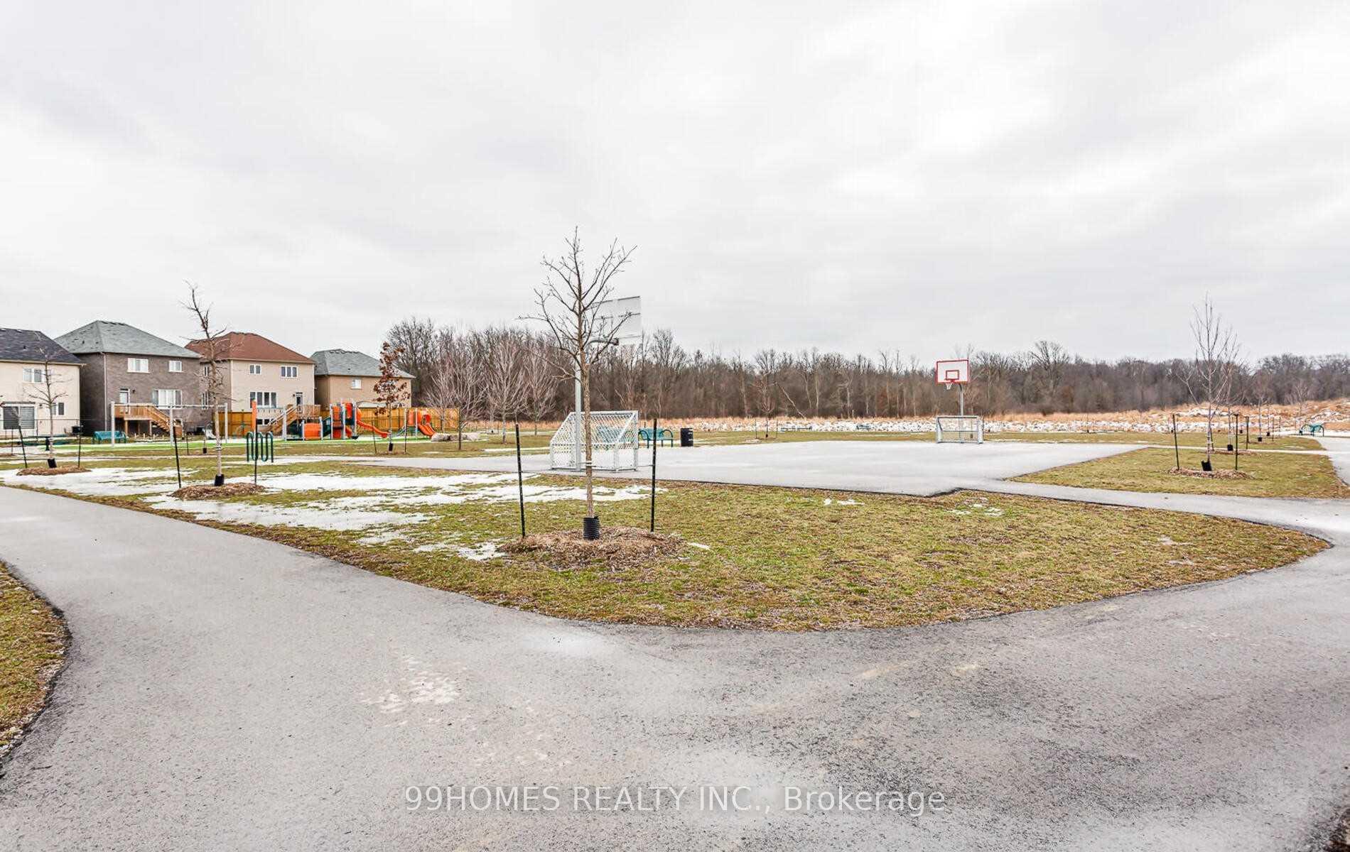 Photo 38 of 7845 Dockweed Drive, Niagara Falls, Brown — HOMEH