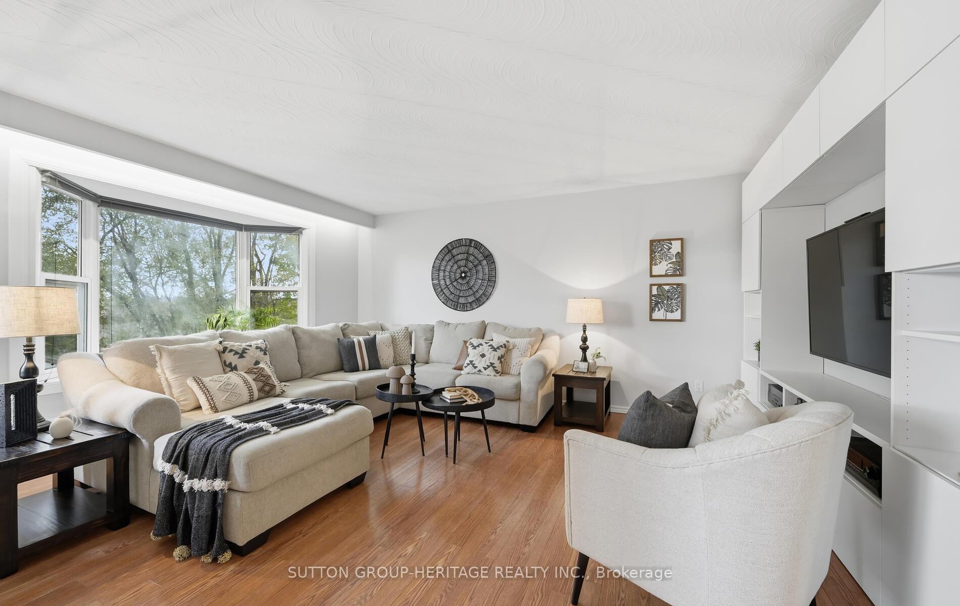 Photo 8 of 452 Elizabeth Street, Oshawa, McLaughlin — HOMEH