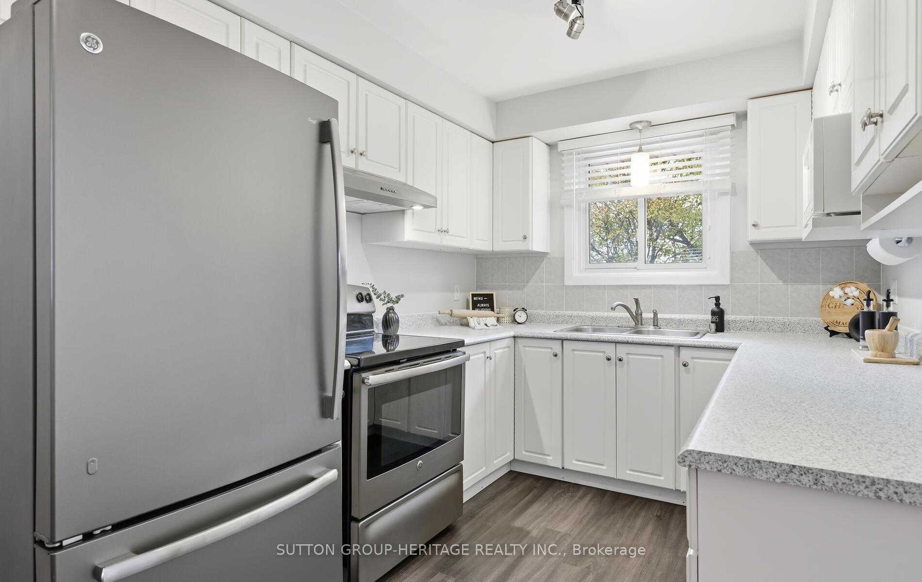 Photo 12 of 452 Elizabeth Street, Oshawa, McLaughlin — HOMEH