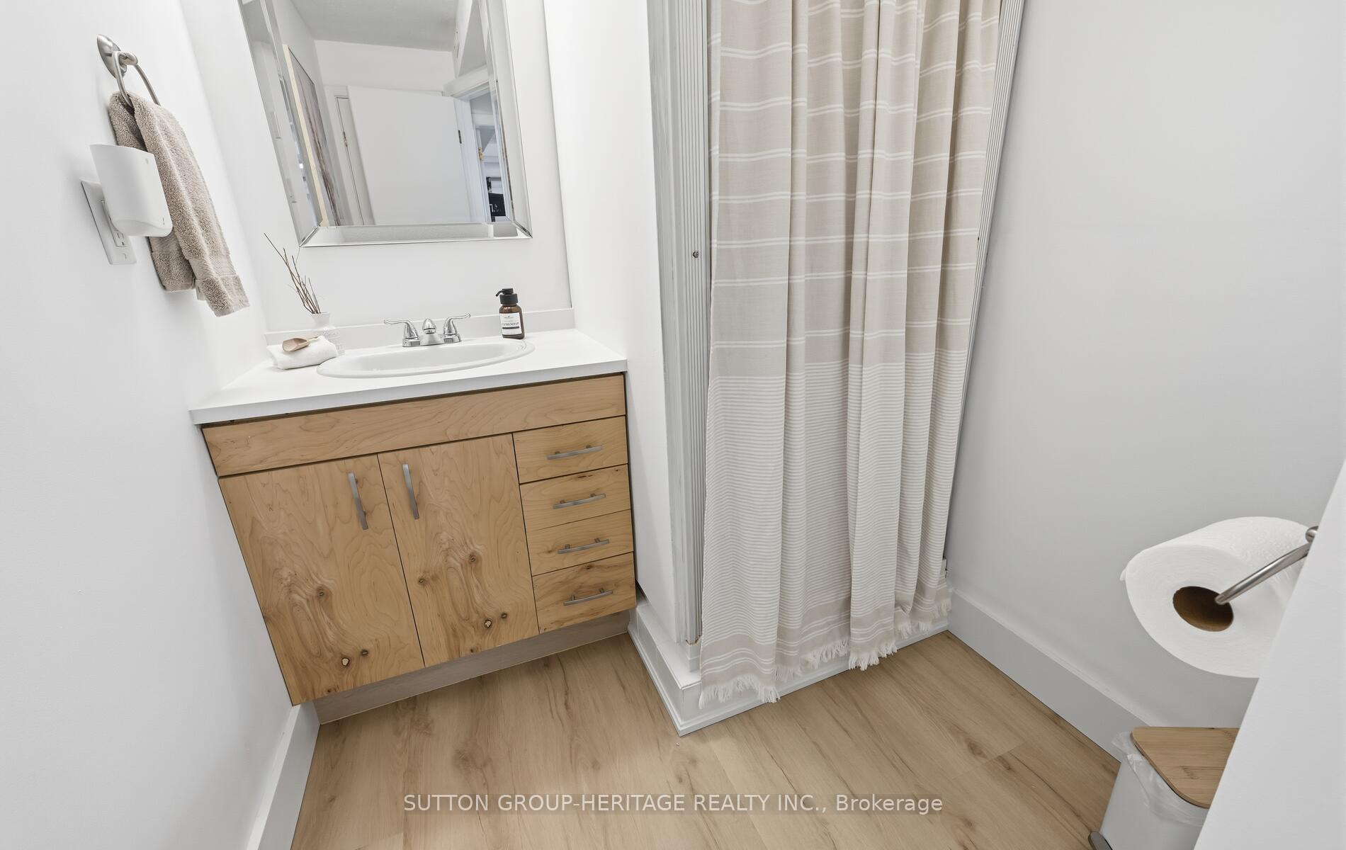 Photo 23 of 452 Elizabeth Street, Oshawa, McLaughlin — HOMEH