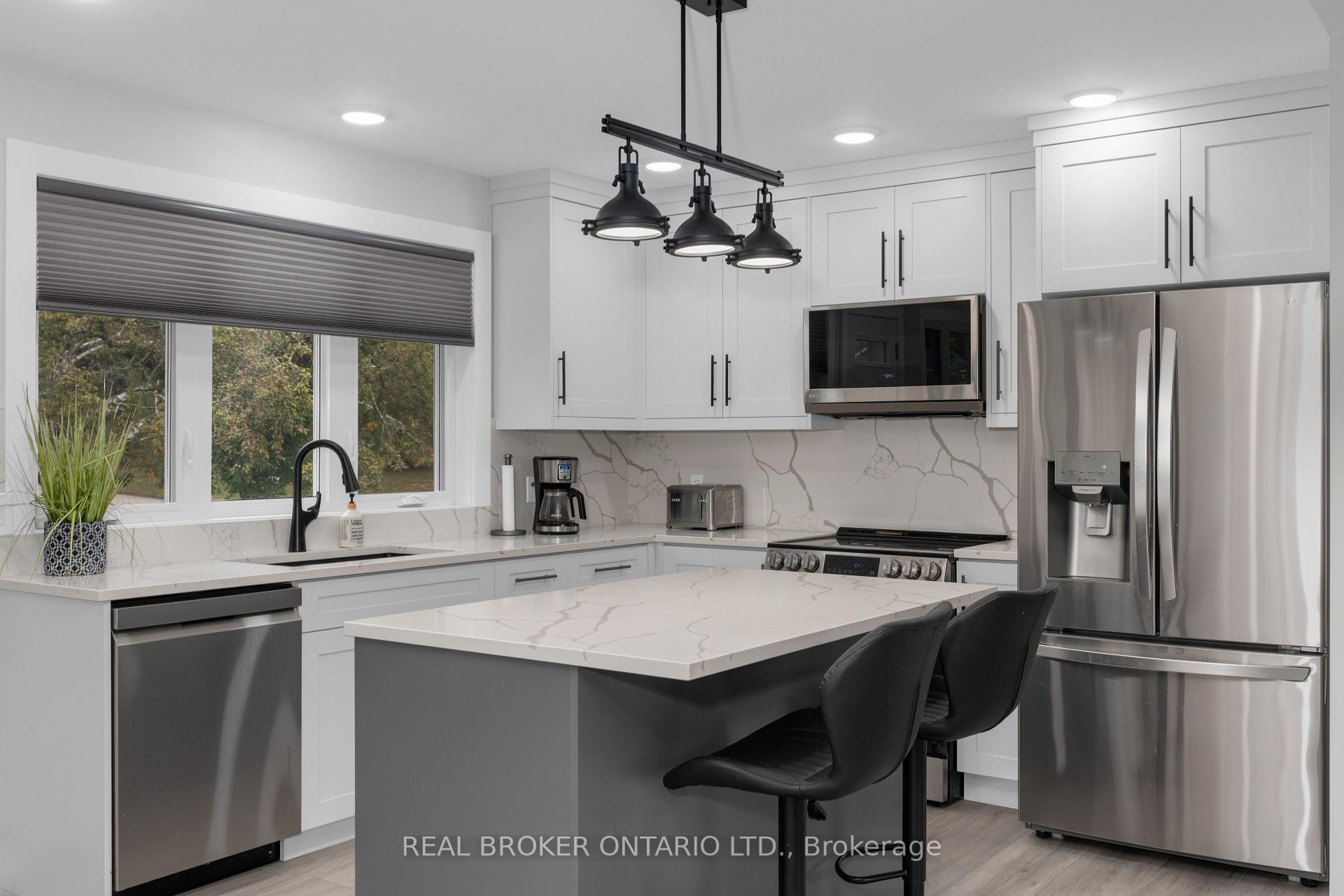 Photo 3 of 106 Brant Street, Orillia — HOMEH