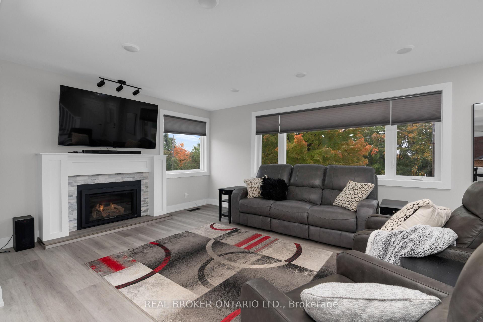 Photo 8 of 106 Brant Street, Orillia — HOMEH