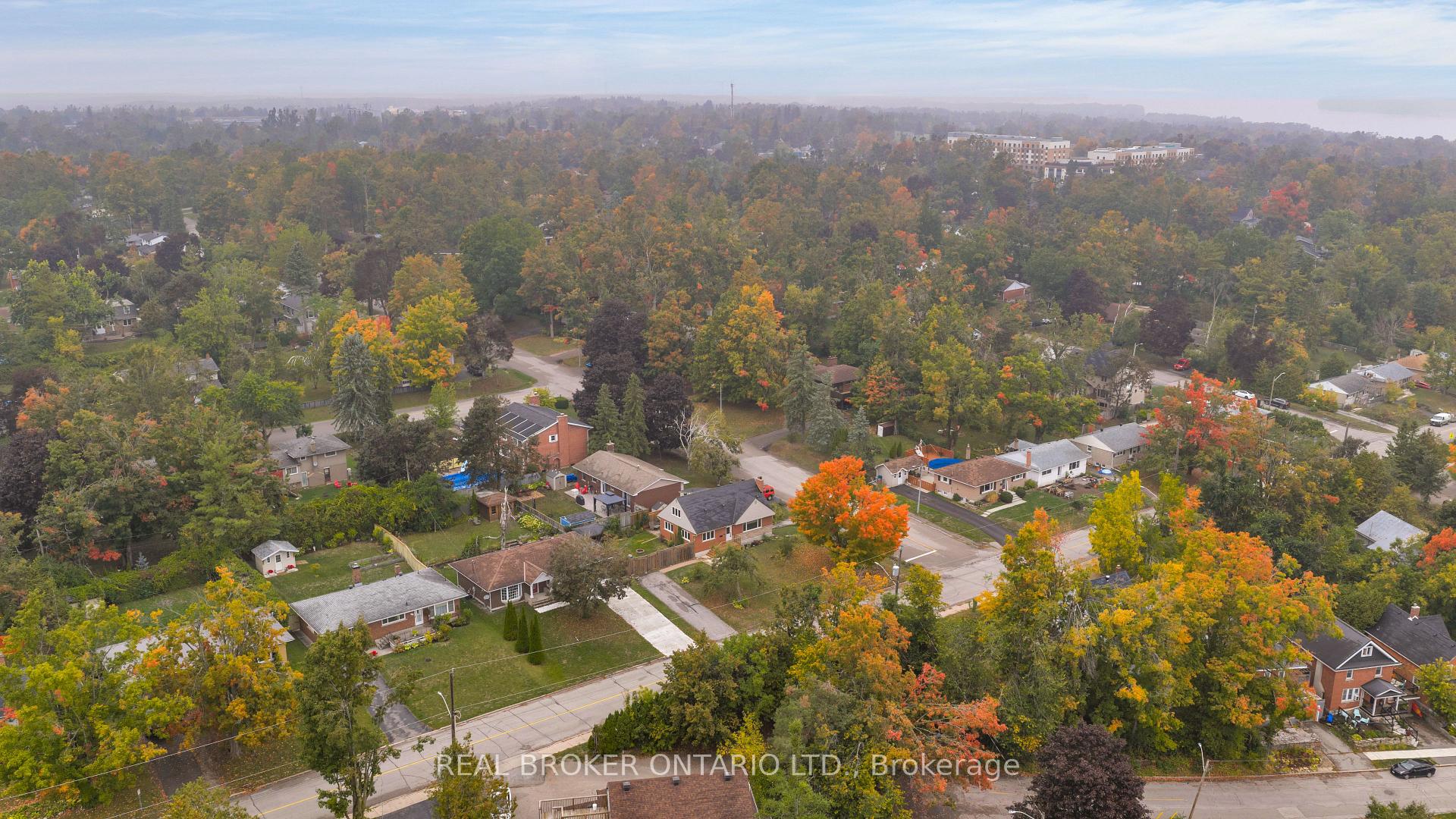 Photo 13 of 106 Brant Street, Orillia — HOMEH