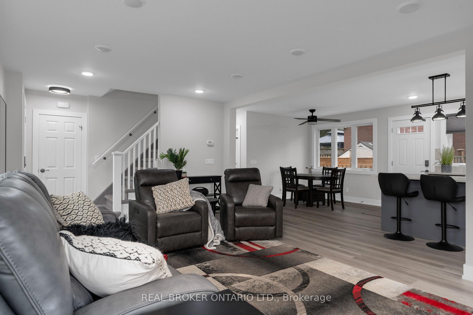 Photo 17 of 106 Brant Street, Orillia — HOMEH