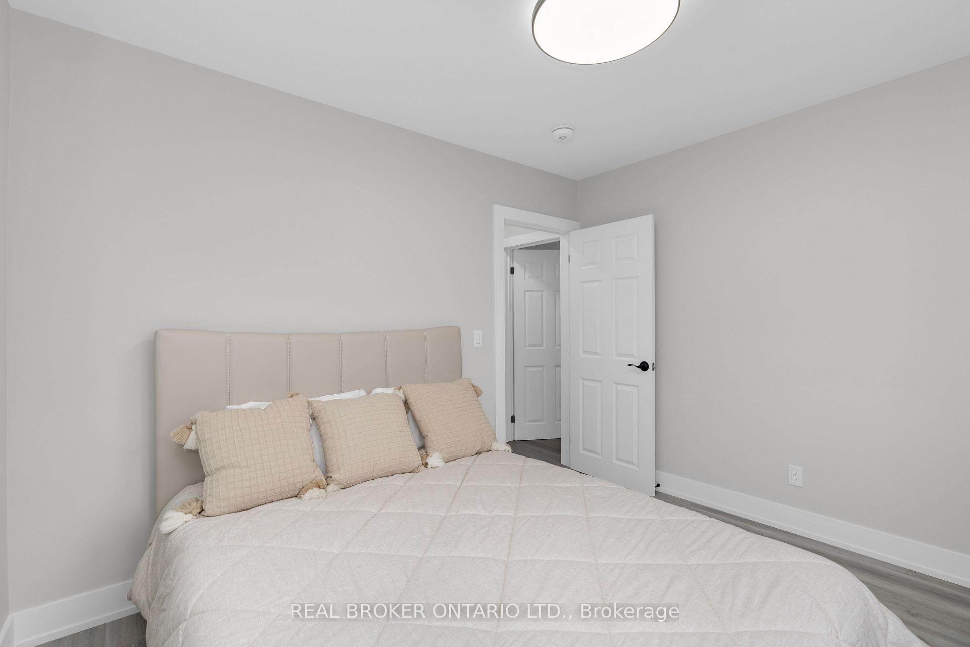 Photo 19 of 106 Brant Street, Orillia — HOMEH