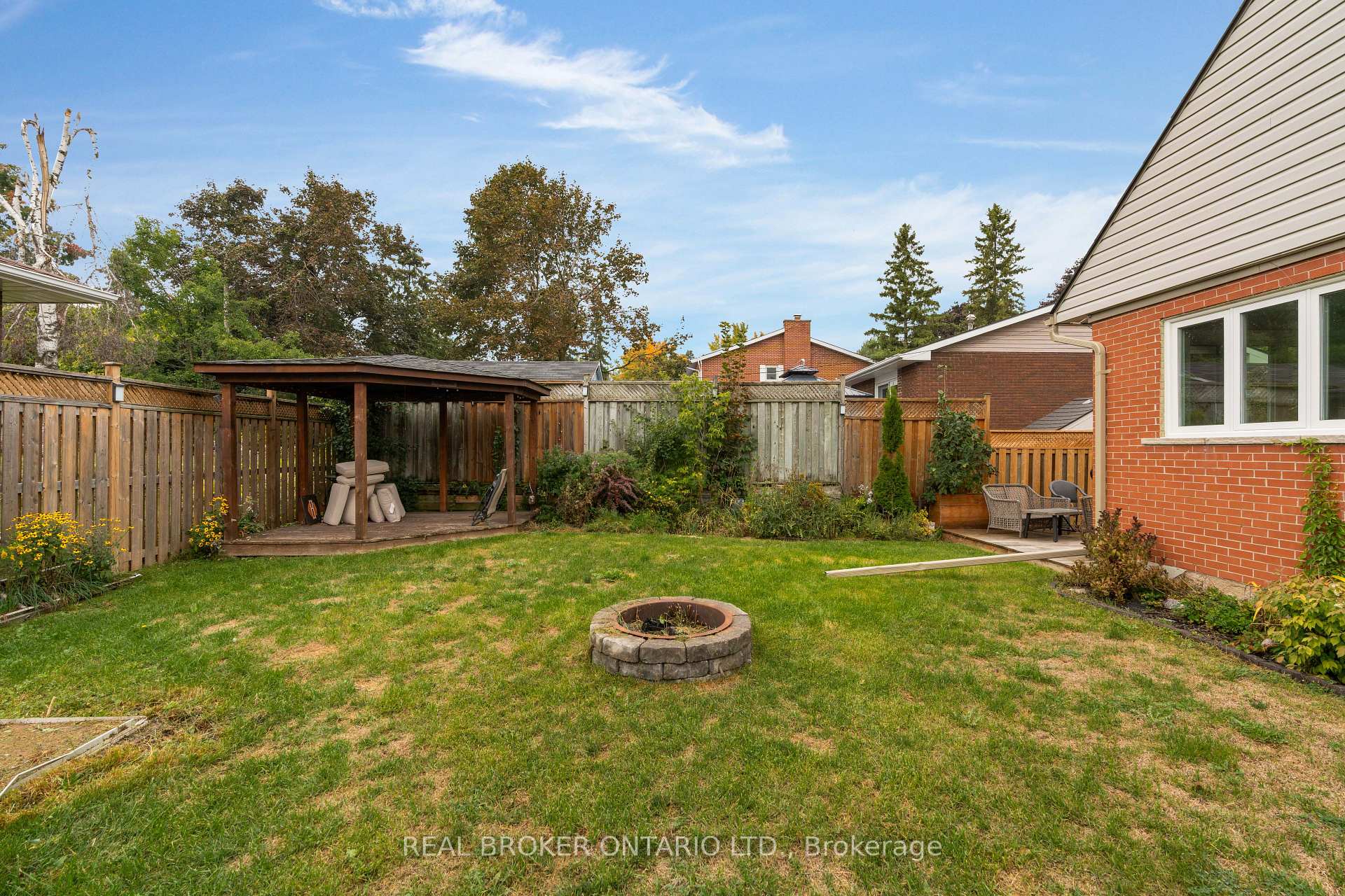Photo 36 of 106 Brant Street, Orillia — HOMEH