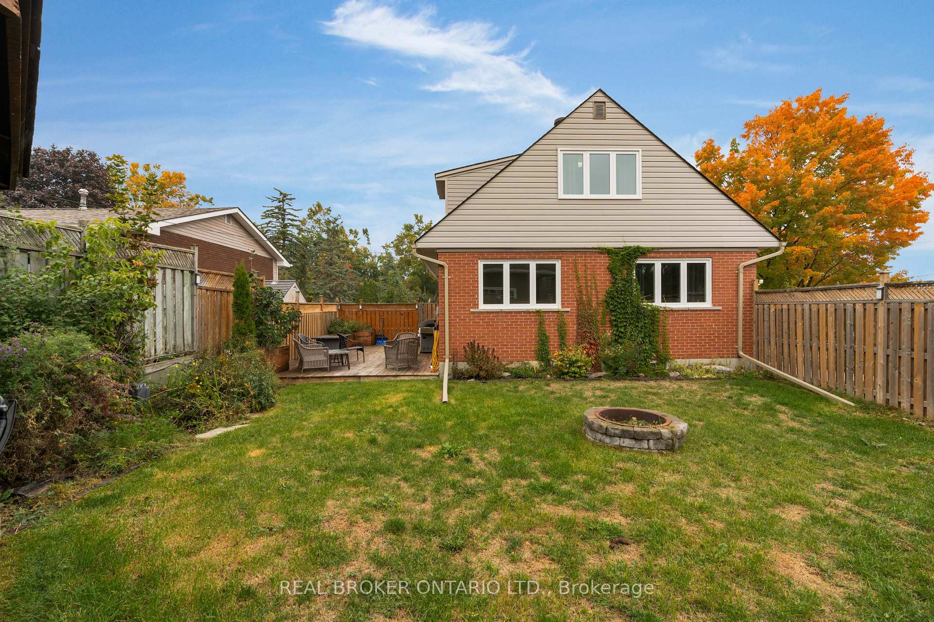 Photo 41 of 106 Brant Street, Orillia — HOMEH