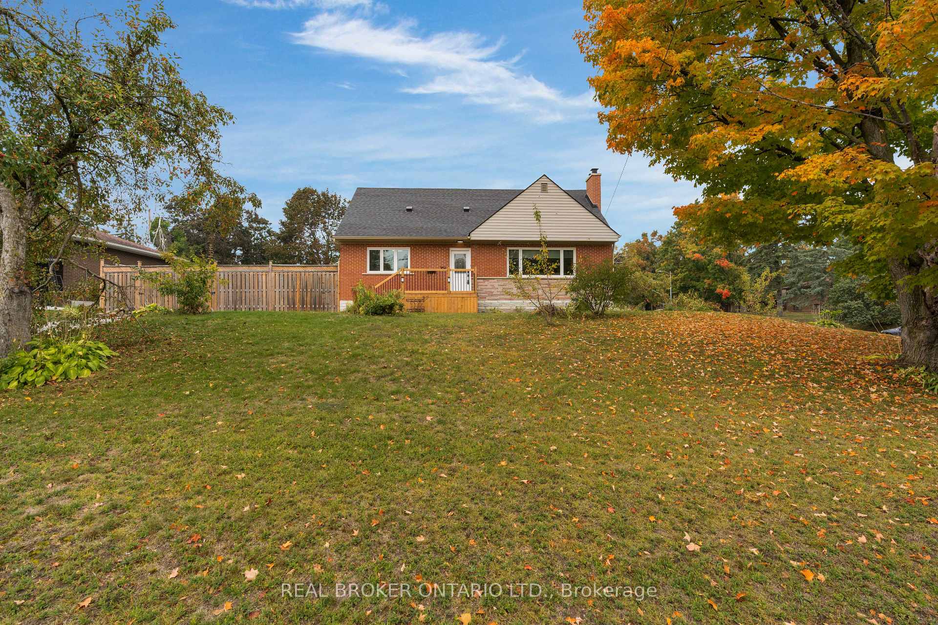Photo 48 of 106 Brant Street, Orillia — HOMEH