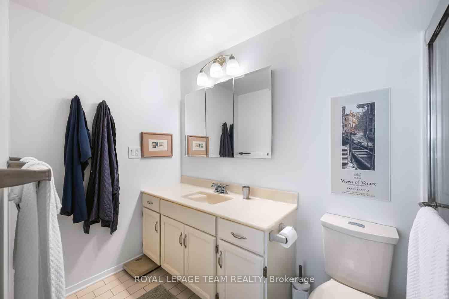 Photo 24 of 940 Beauclaire Drive, Ottawa, Orleans Wood — HOMEH