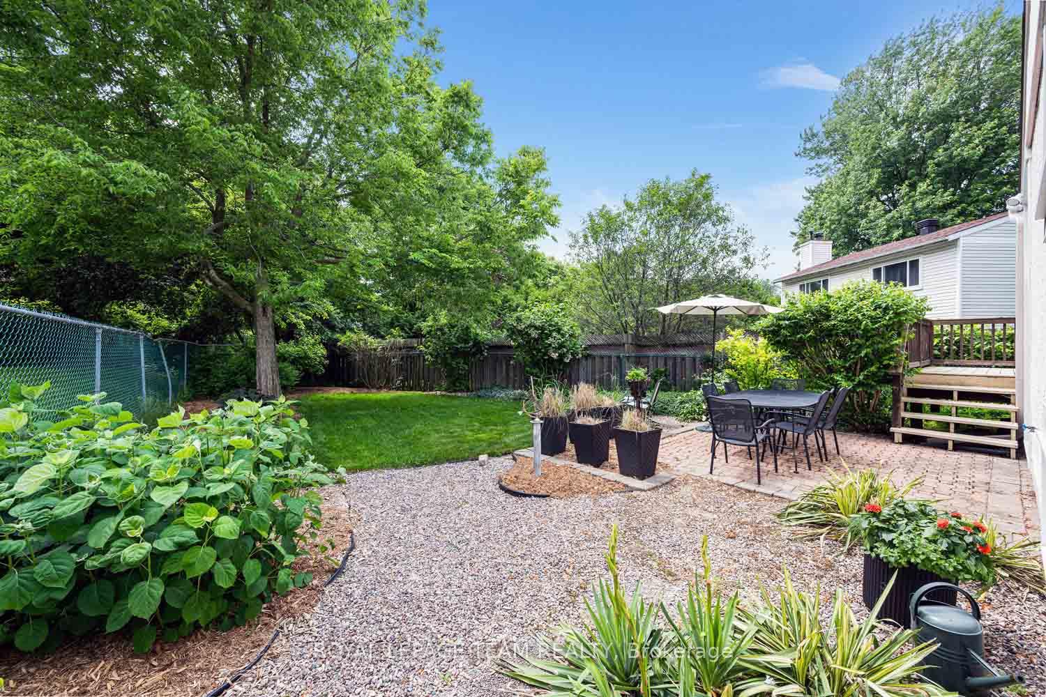 Photo 36 of 940 Beauclaire Drive, Ottawa, Orleans Wood — HOMEH