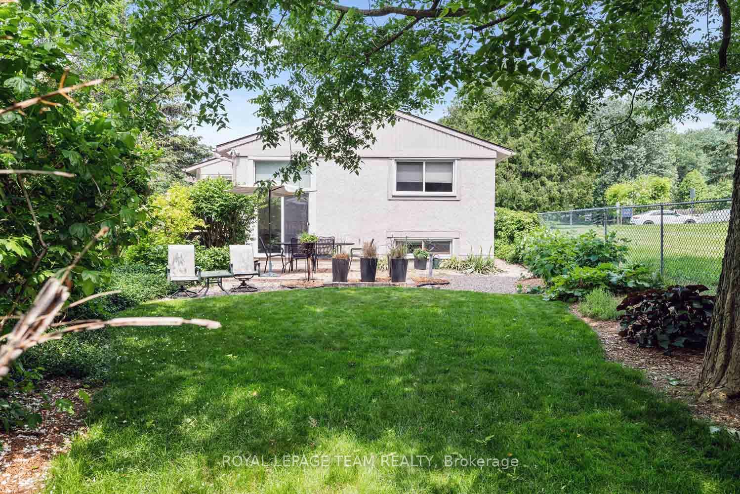 Photo 39 of 940 Beauclaire Drive, Ottawa, Orleans Wood — HOMEH