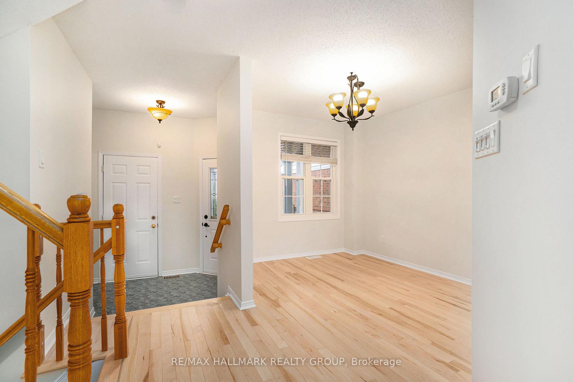 Photo 4 of 2052 Breezewood Street, Ottawa, Springridge/East Village — HOMEH