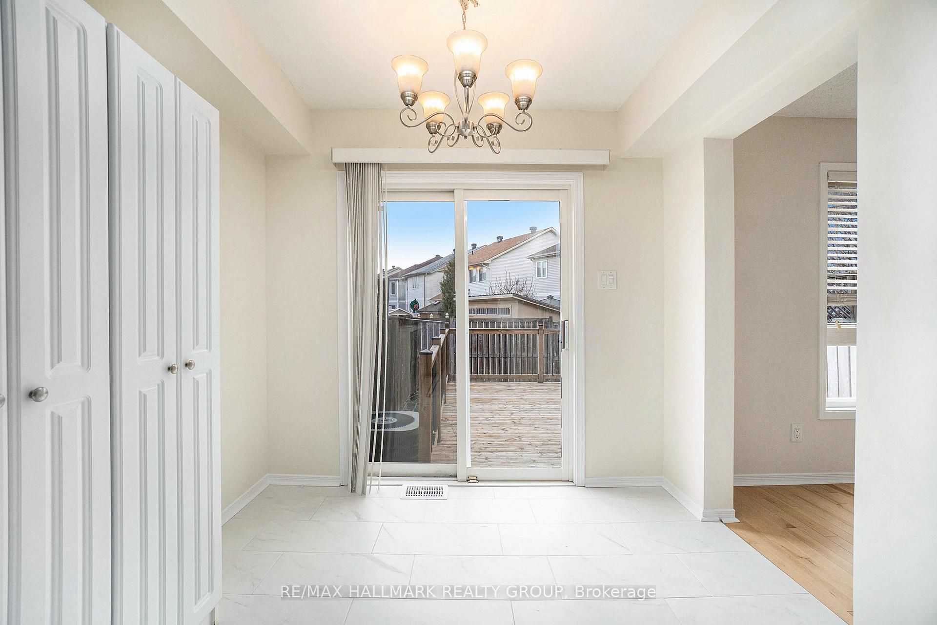 Photo 12 of 2052 Breezewood Street, Ottawa, Springridge/East Village — HOMEH