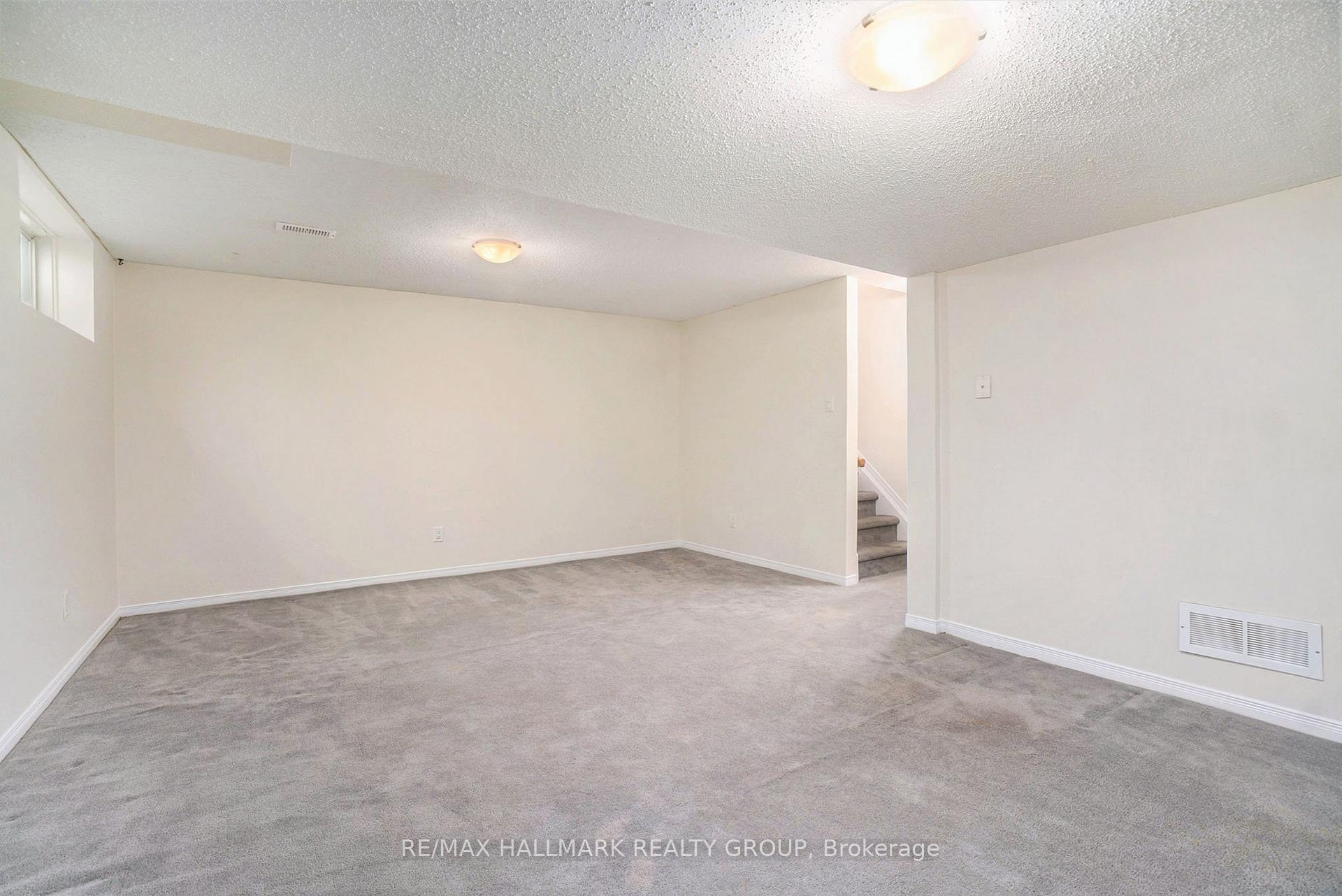 Photo 18 of 2052 Breezewood Street, Ottawa, Springridge/East Village — HOMEH