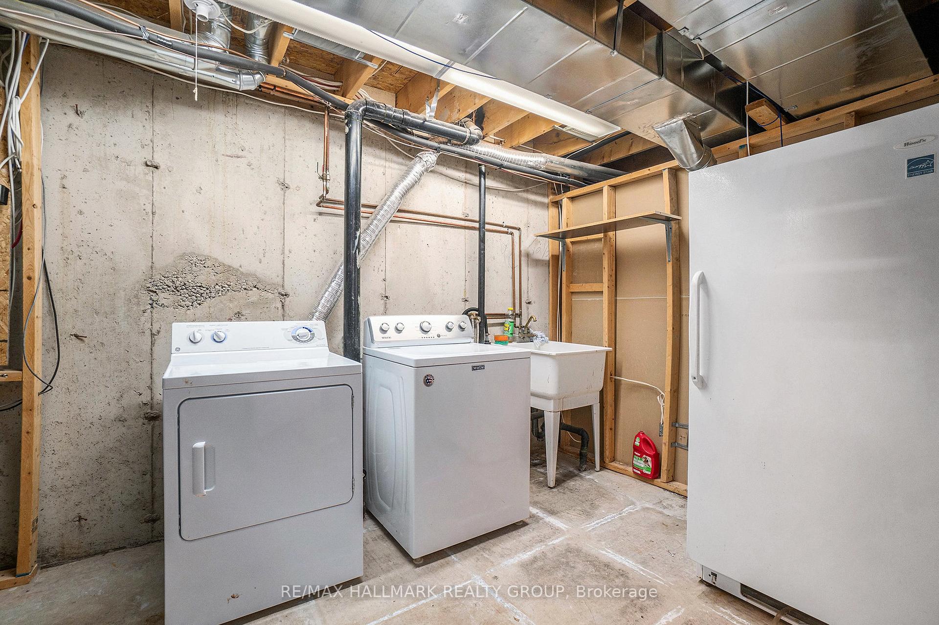 Photo 19 of 2052 Breezewood Street, Ottawa, Springridge/East Village — HOMEH