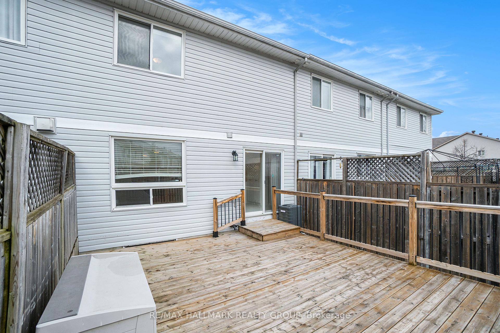 Photo 21 of 2052 Breezewood Street, Ottawa, Springridge/East Village — HOMEH