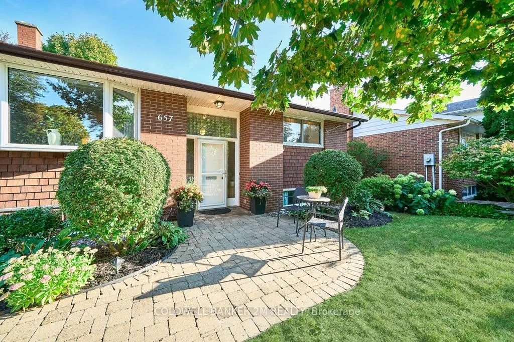 Photo 4 of 657 Balmoral Drive, Oshawa, McLaughlin — HOMEH