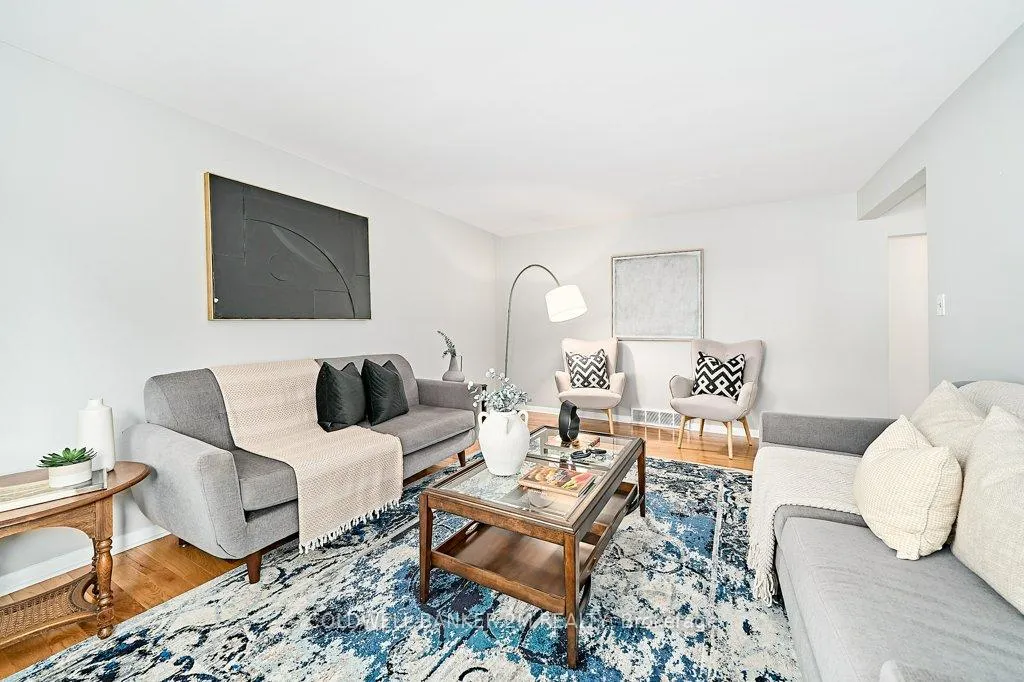 Photo 12 of 657 Balmoral Drive, Oshawa, McLaughlin — HOMEH