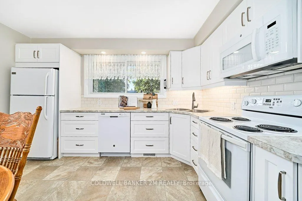 Photo 16 of 657 Balmoral Drive, Oshawa, McLaughlin — HOMEH