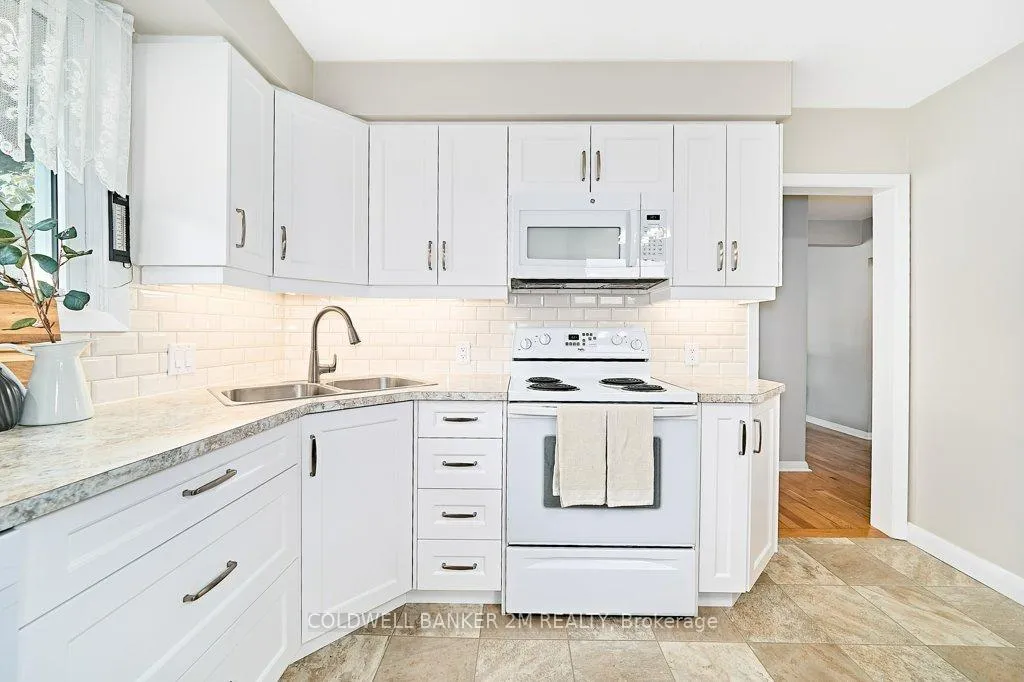 Photo 17 of 657 Balmoral Drive, Oshawa, McLaughlin — HOMEH