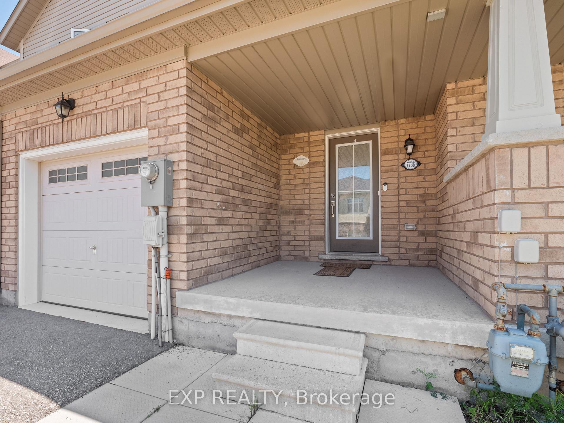 Photo 2 of 7736 White Pine Crescent, Niagara Falls, Brown — HOMEH