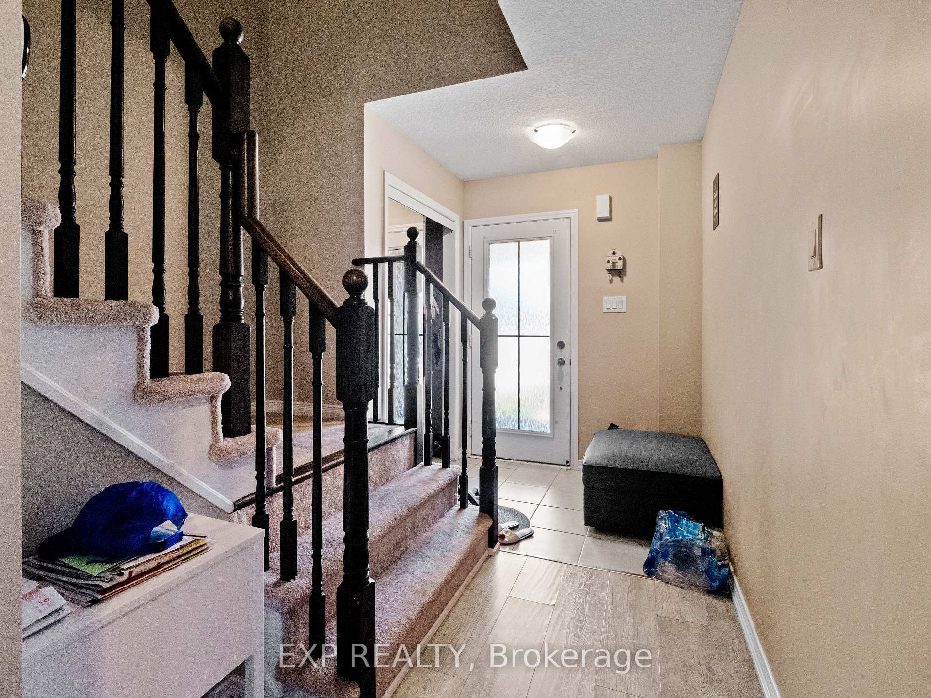 Photo 3 of 7736 White Pine Crescent, Niagara Falls, Brown — HOMEH