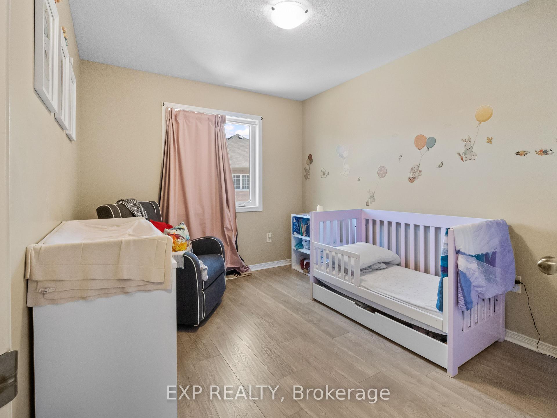 Photo 12 of 7736 White Pine Crescent, Niagara Falls, Brown — HOMEH
