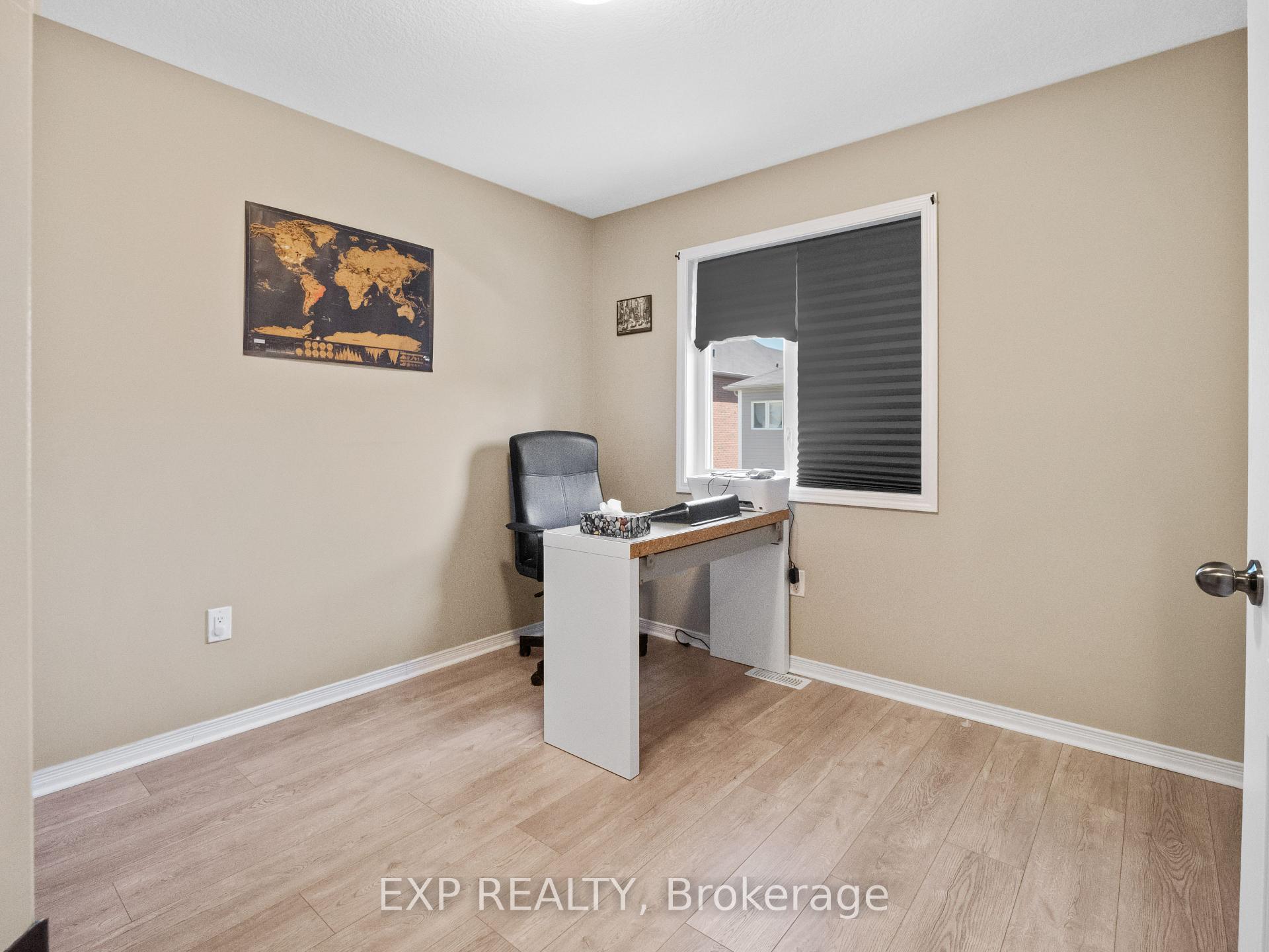 Photo 13 of 7736 White Pine Crescent, Niagara Falls, Brown — HOMEH