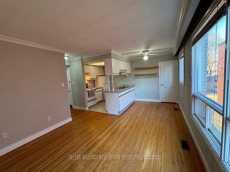 Photo 2 of Unit 2, 308 Lakeshore Road E, Mississauga, Port Credit — HOMEH