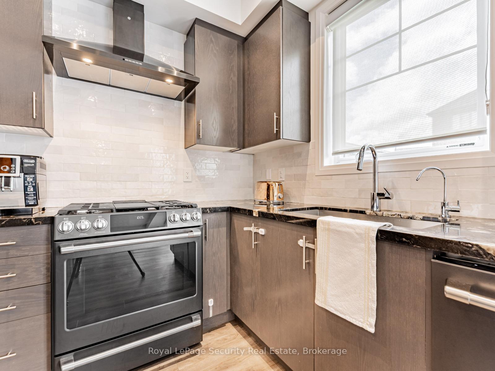 Photo 10 of 98 Casserley Crescent, New Tecumseth, Tottenham — HOMEH