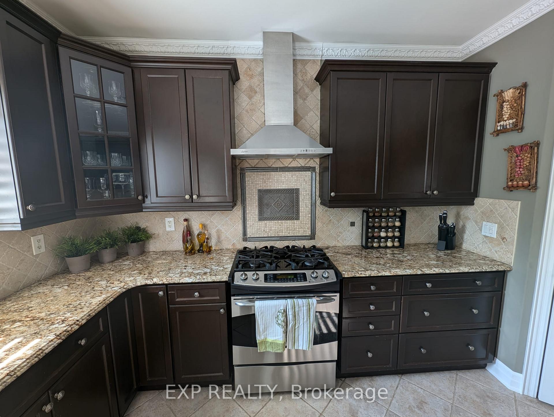 Photo 2 of 447 Wettlaufer Terrace, Milton, Scott — HOMEH