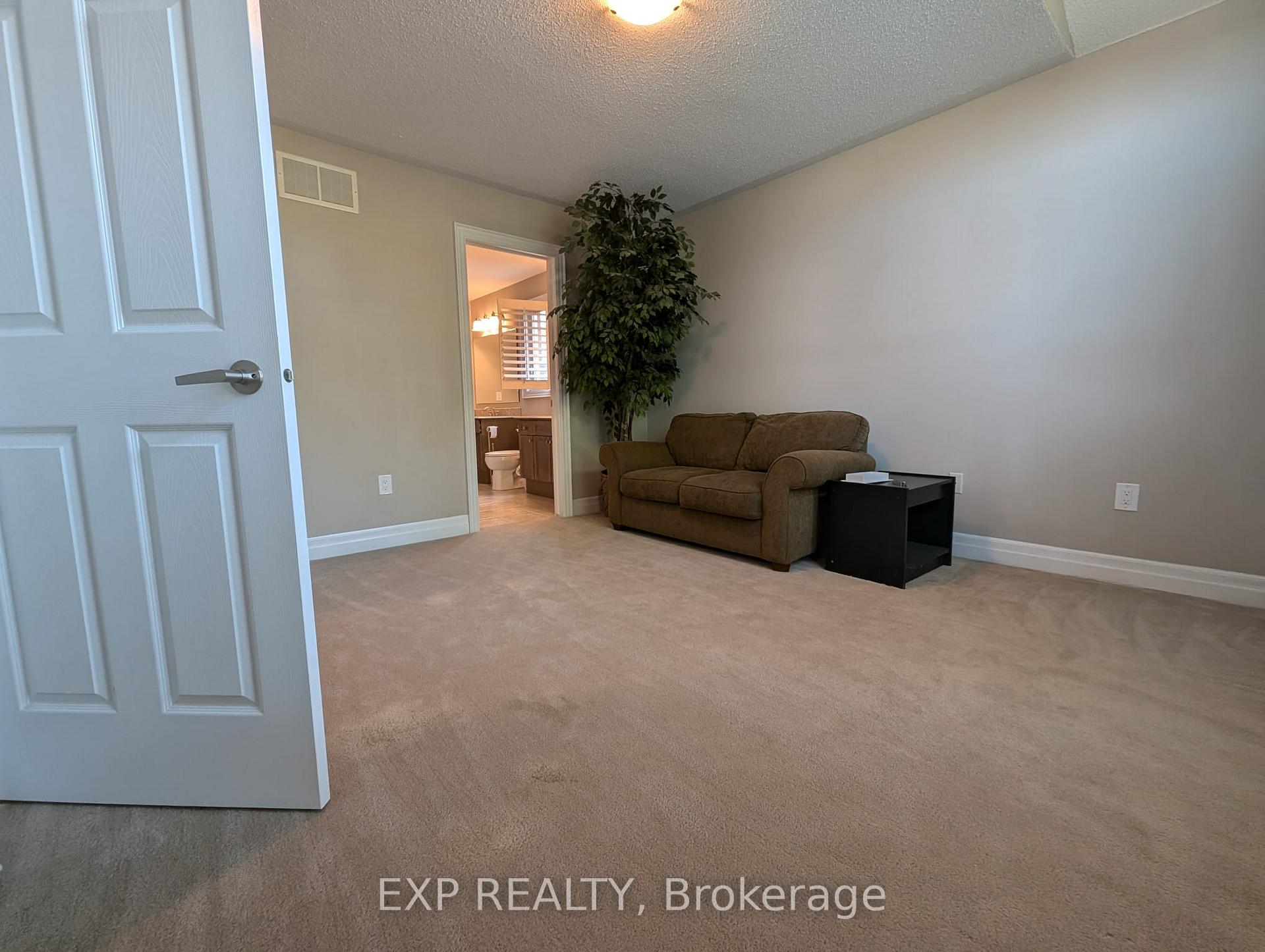 Photo 8 of 447 Wettlaufer Terrace, Milton, Scott — HOMEH