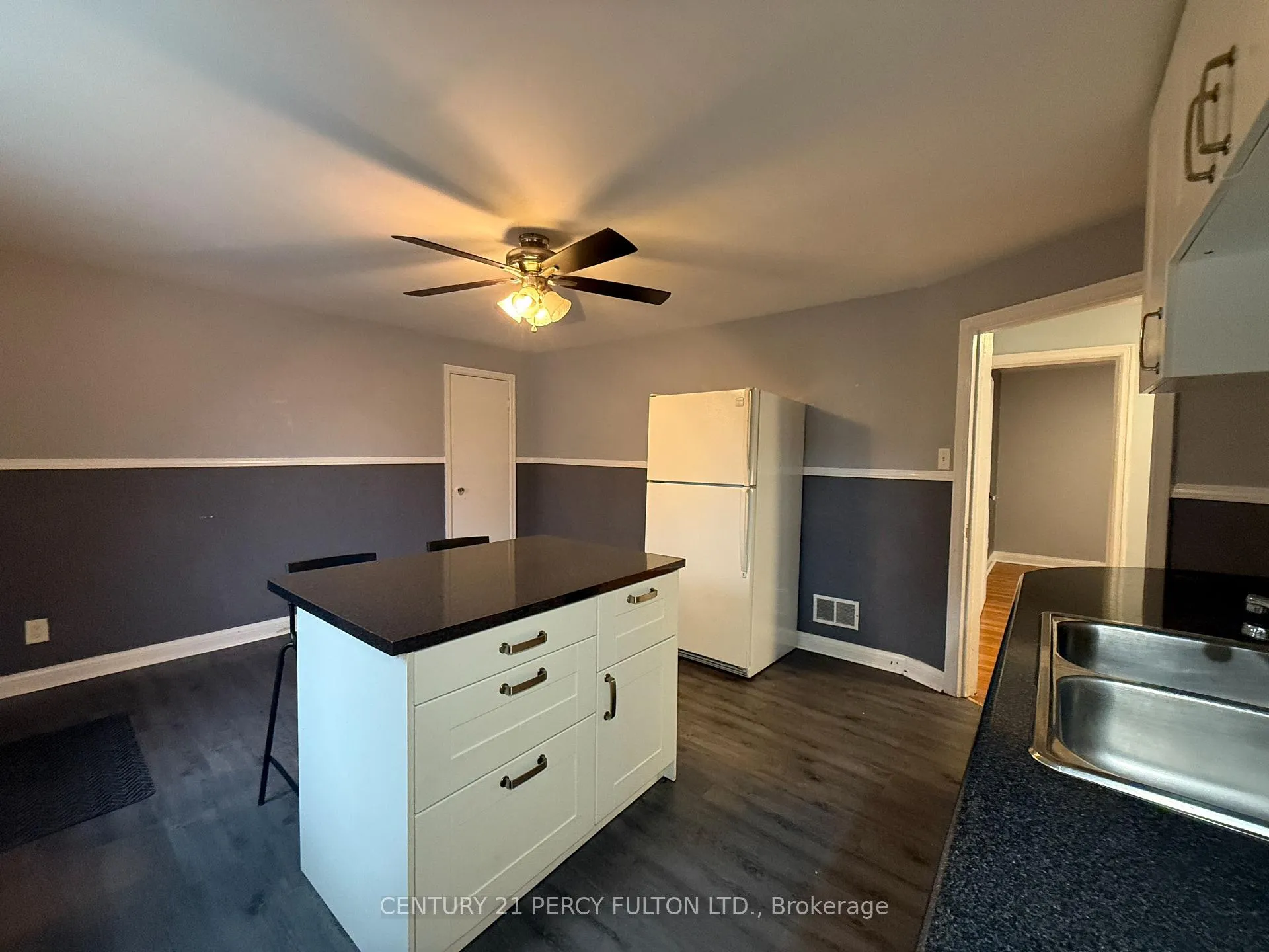 Photo 2 of 248 Toronto Avenue, Oshawa, Central — HOMEH