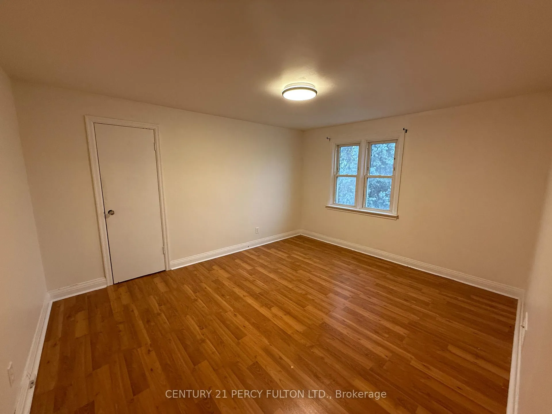 Photo 5 of 248 Toronto Avenue, Oshawa, Central — HOMEH