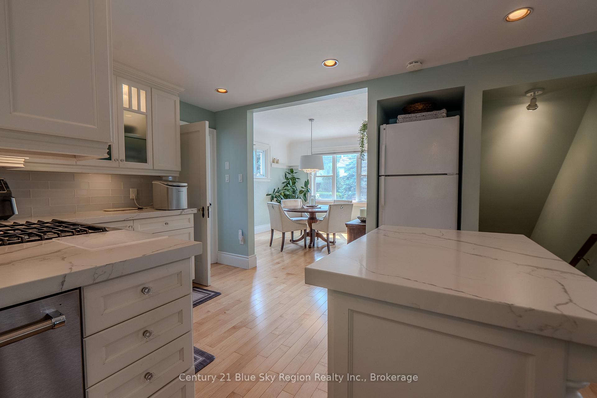 Photo 9 of 56 Whitney Avenue, North Bay, Ferris — HOMEH
