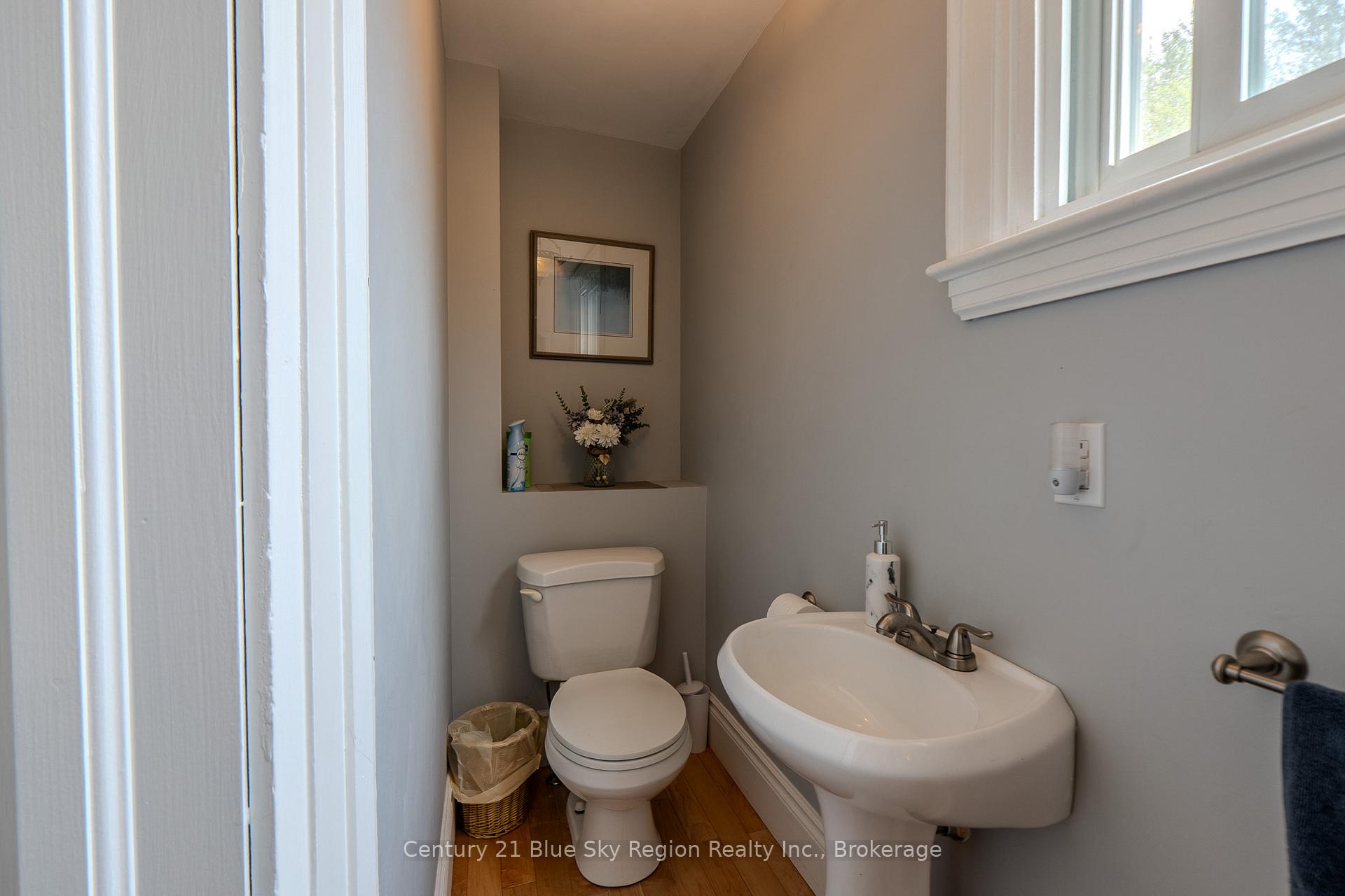 Photo 17 of 56 Whitney Avenue, North Bay, Ferris — HOMEH