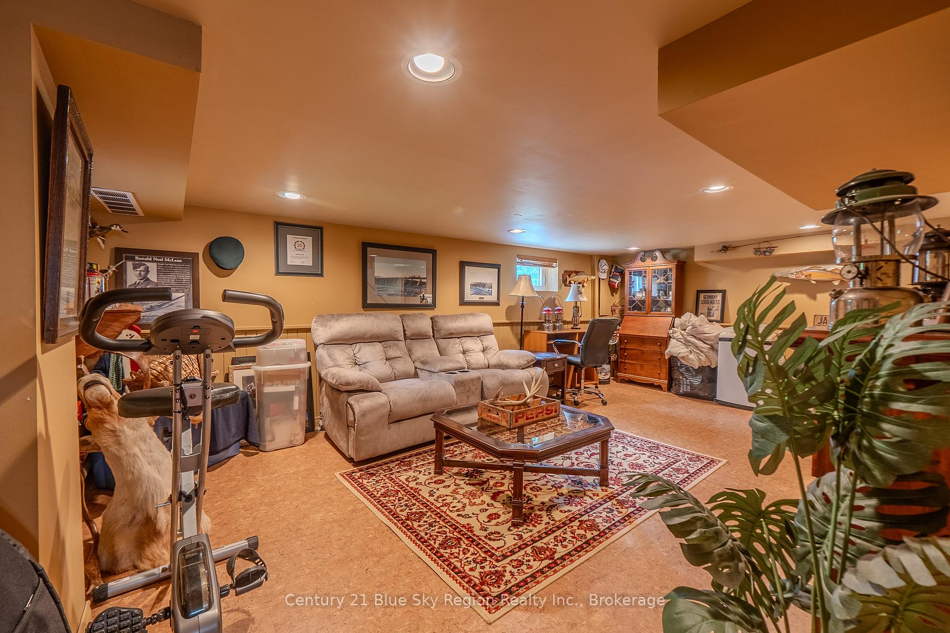 Photo 23 of 56 Whitney Avenue, North Bay, Ferris — HOMEH